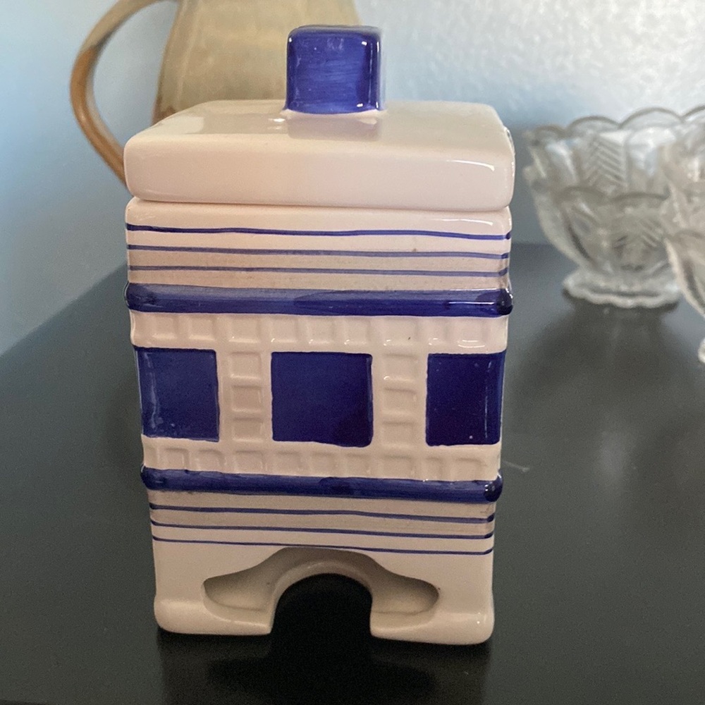 Blue and White Ceramic Tea Bag Canister - Picture 4 of 5